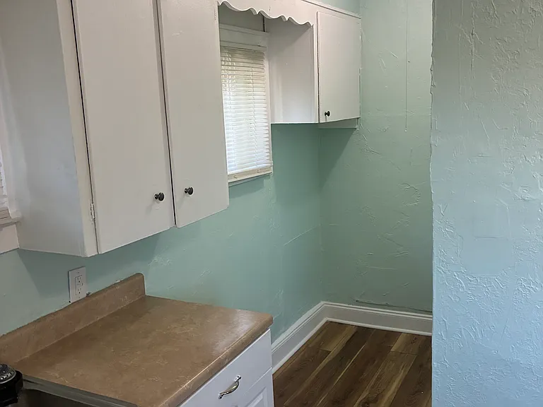 1086 Joy Ave — Photo 5