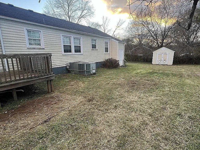 204 Greenview Dr — Photo 18