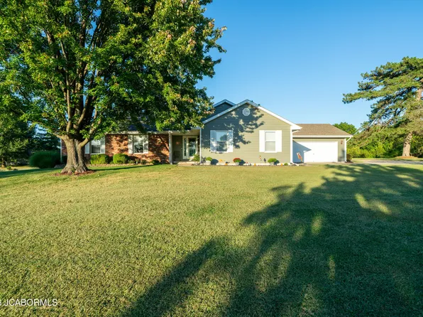 5111 E Flamingo Dr, Hallsville, MO 65255