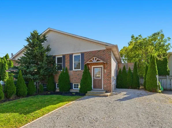 4 Fox Trail Dr, Saint Catharines, ON L2S 3T7