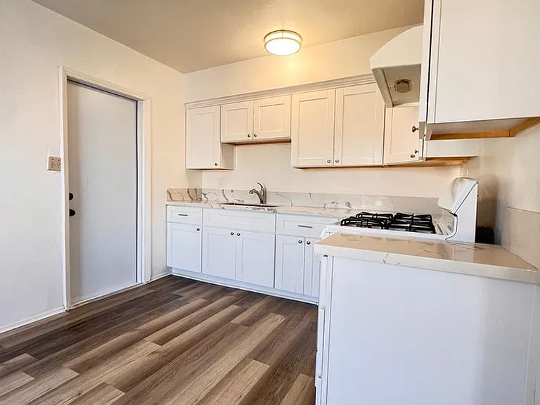 510 S Johnson Ave — Photo 4