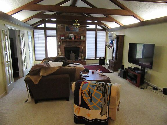 3rd image of 1119 Brookwood Dr