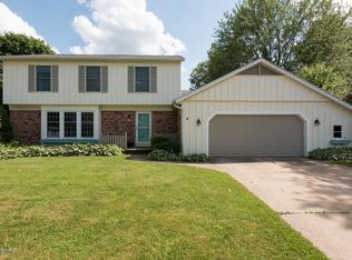 6304 Sturbridge Dr, Kalamazoo, MI 49004