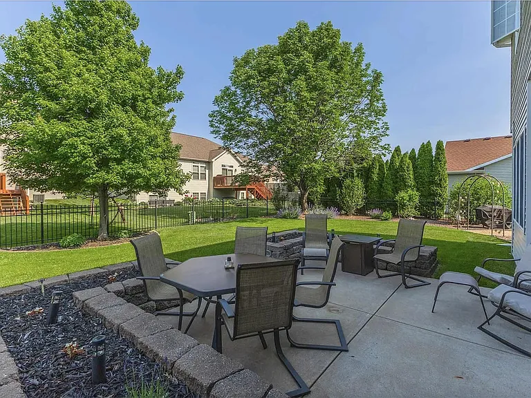 1608 Whitmer Ct — Photo 28