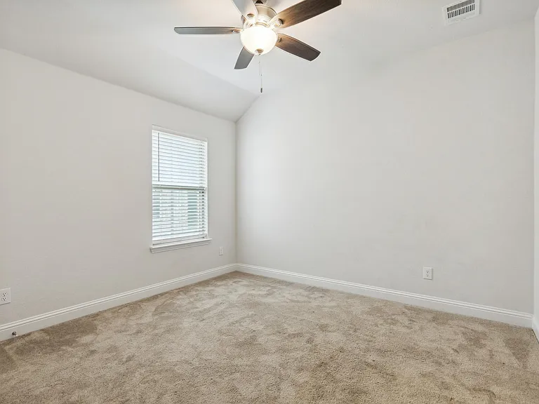 223 Headwater Dr — Photo 18