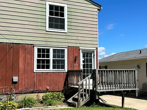 1093 Stratford St, Barberton, OH 44203