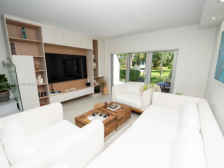 881 Ocean Dr #Townhouse 15 — Photo 14