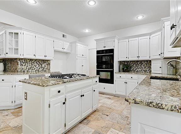 5th image of 13844 Pembroke Dr