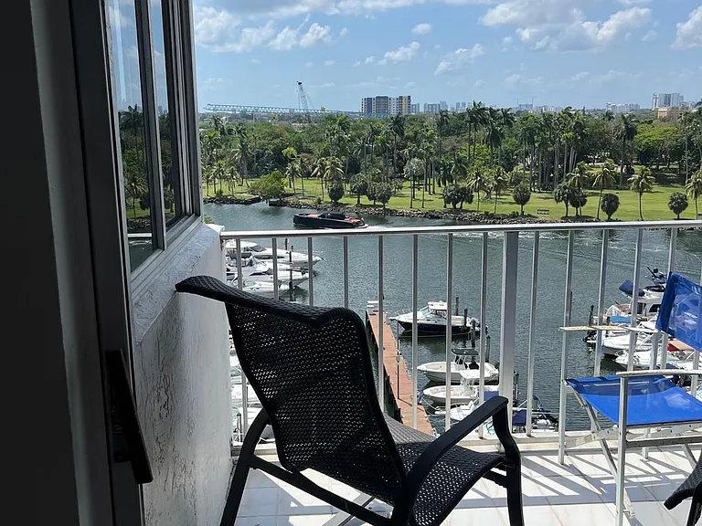 1700 NW North River Dr #809 — Photo 15