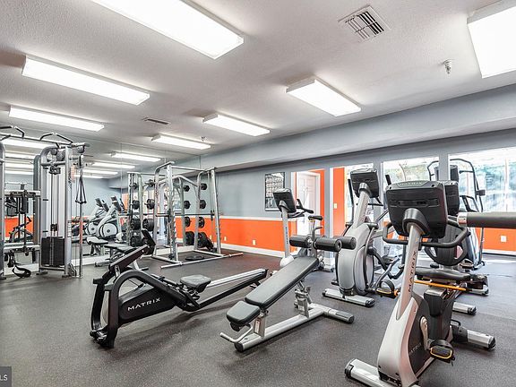 4th image of 3306 Wyndham Cres #325
