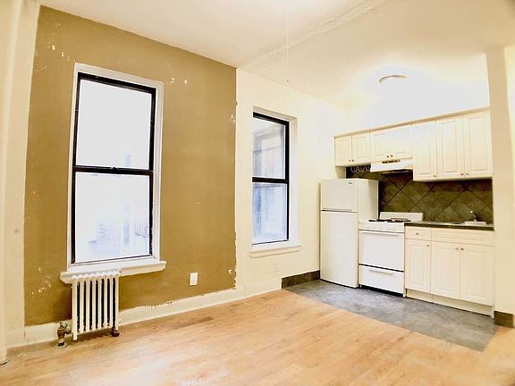 2nd image of 246 Bradhurst Ave APT 47