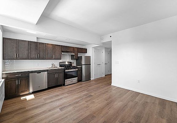 3rd image of 230 W 126th St #21K