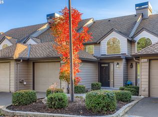 3990 Carman Dr, Lake Oswego, OR 97035