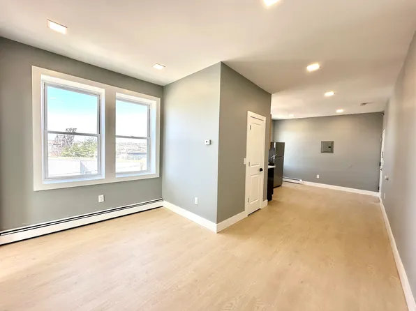 12 Grant Avenue 14B image 3 of 8