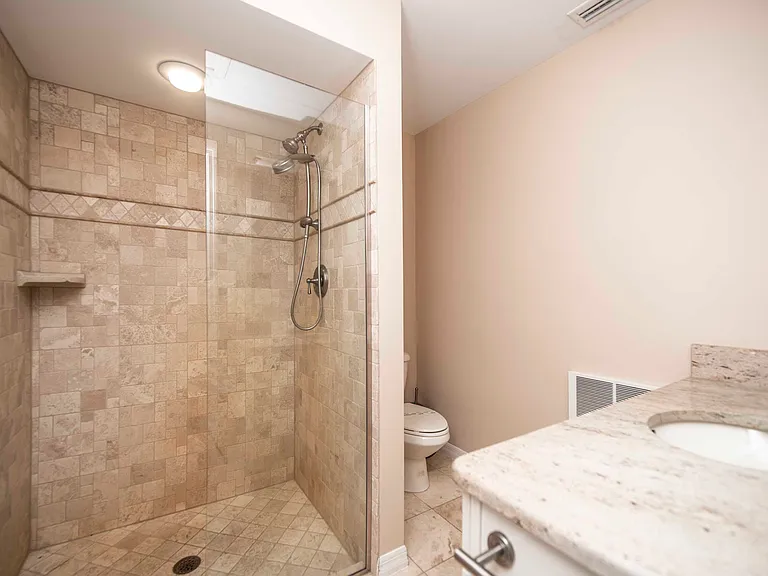 Bellerive Dr — Photo 11