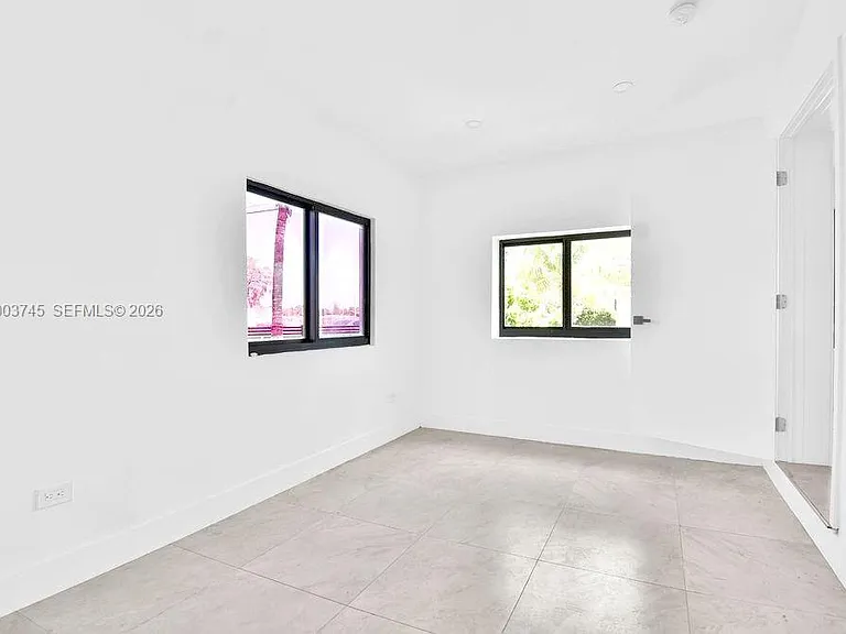 1102 NW 103rd St #1 — Photo 10