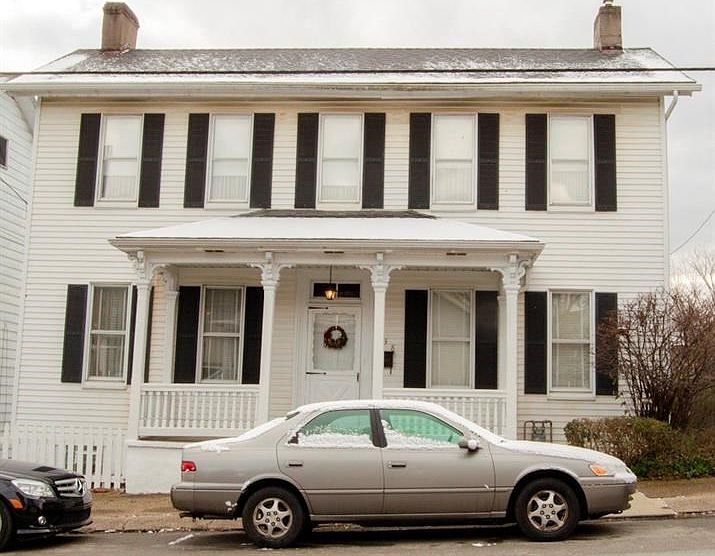 1st image of 638 W Otterman St