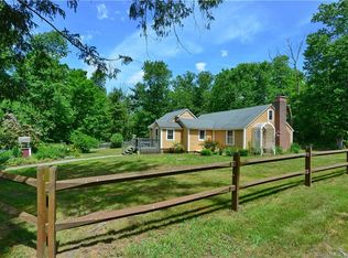 17 Wade Rd, Pomfret Center, CT 06259