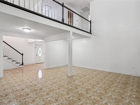2nd image of 13001 Deauville Ct