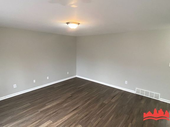 3rd image of 3932 Oak Branch Cir E
