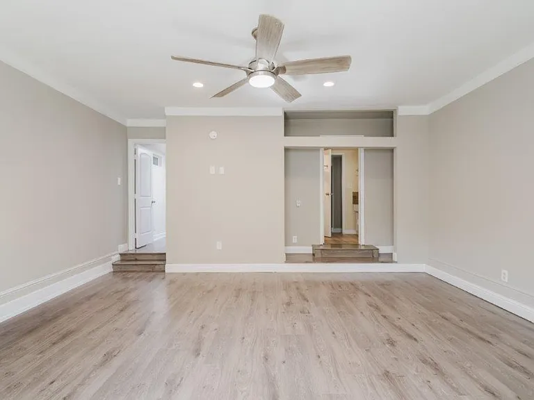 6609 N Camellia Ave — Photo 2