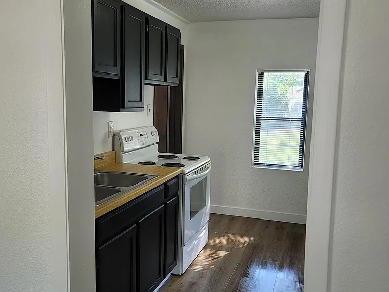 1048 N 23rd St #3 — Photo 13