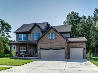 17425 Spartan Dr, Romulus, MI