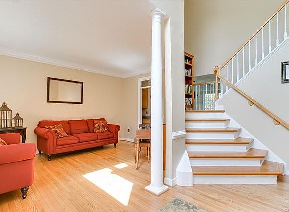 5th image of 10262 Shawns Grove Pl