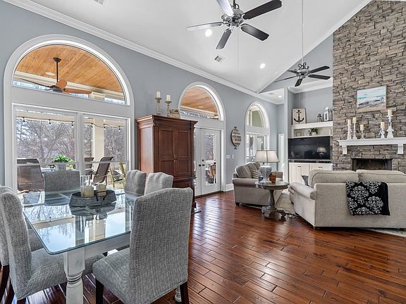 4th image of 158 Waters Edge Dr