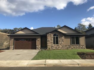 1388 Katie Dr, Roseburg, OR 97471