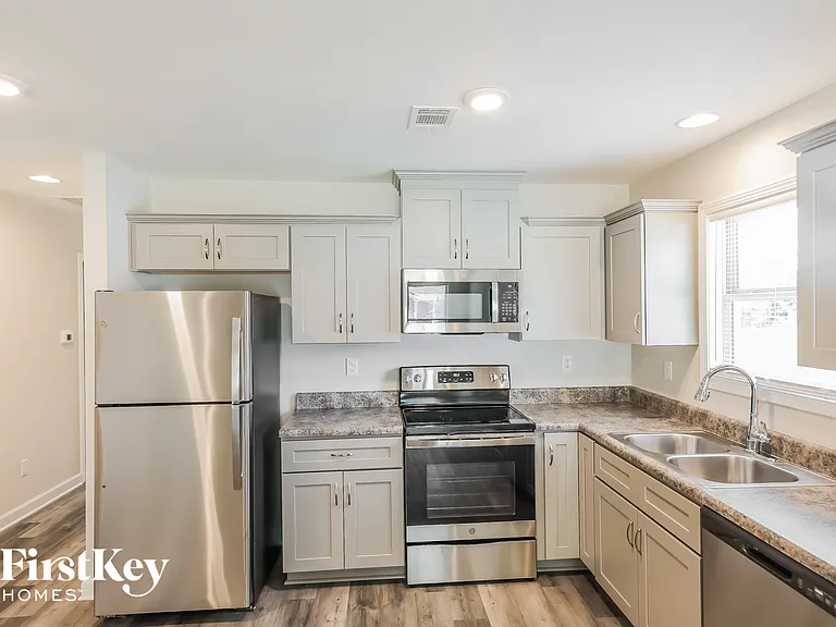 4409 Easthaven Cir — Photo 6