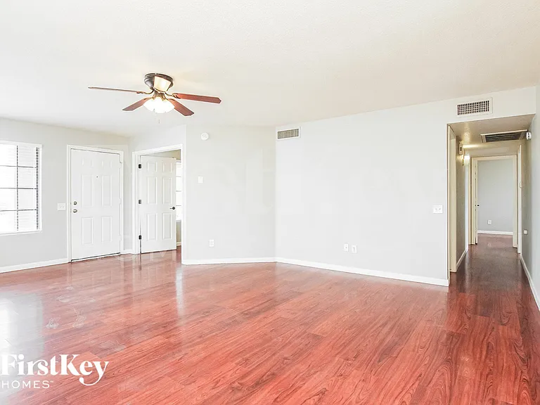 21036 N 34th Dr — Photo 2