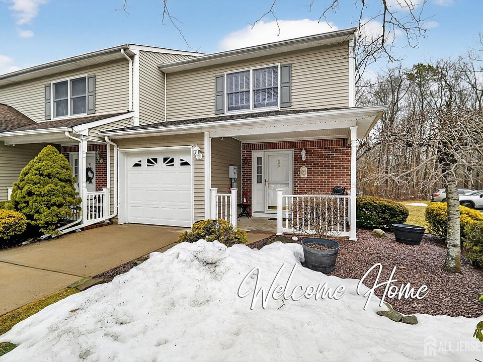 1st image of 9 Parkside Dr