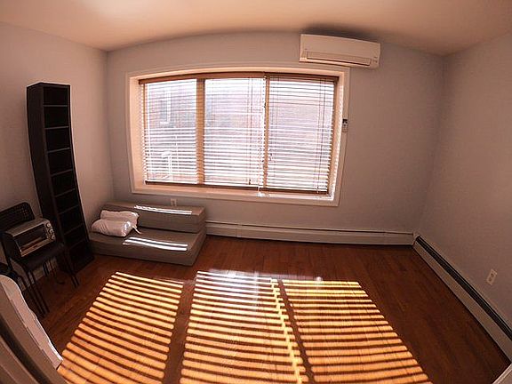 Living room/2nd bedroom