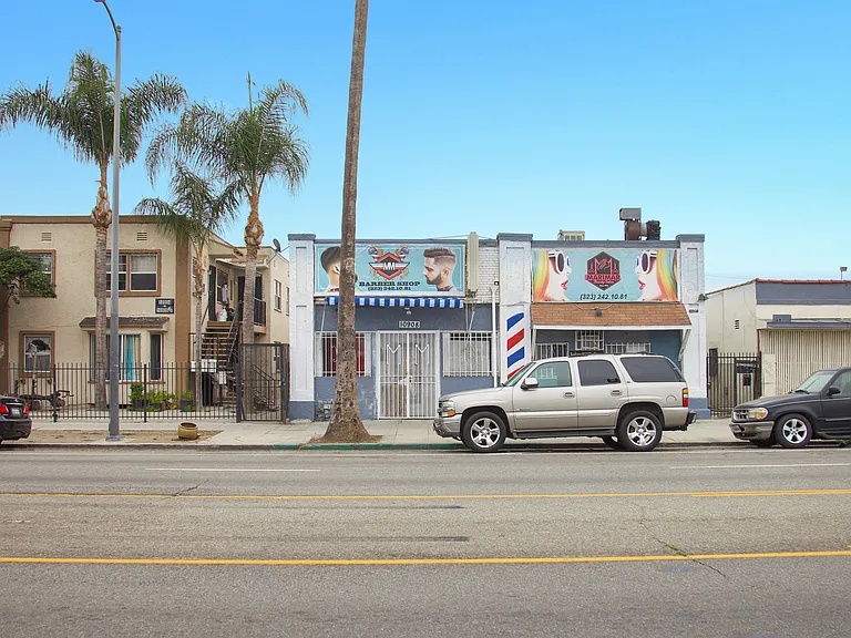 10910 S Figueroa St — Photo 1