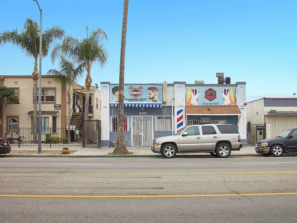 10910 S Figueroa St