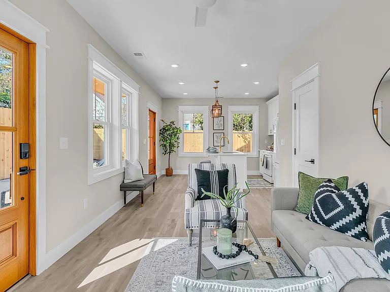 6.5 Addison St — Photo 12