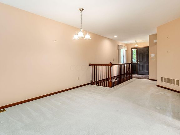 5th image of 281 Meadowlark Ln