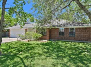3708 Ravenwood Dr, Bryan, TX 77802