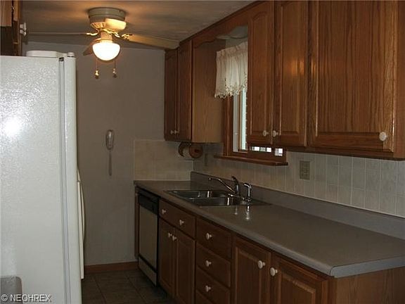 5th image of 407 Lauder Ave NW