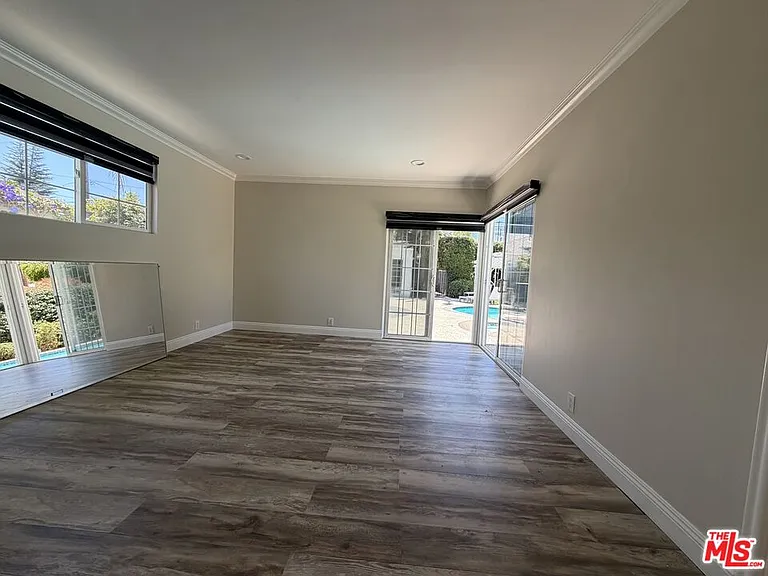 4747 Cartwright Ave — Photo 38