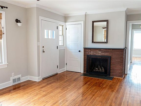 5th image of 107 Forestdale Dr