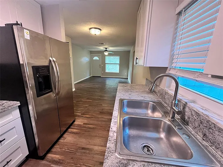 601 Andys Ct — Photo 4