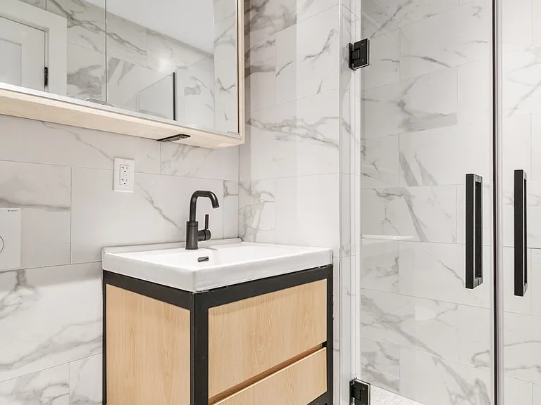 207 E 4th St #2B — Photo 5