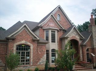 102 Grand Meridien Frst, Wildwood, MO 63005