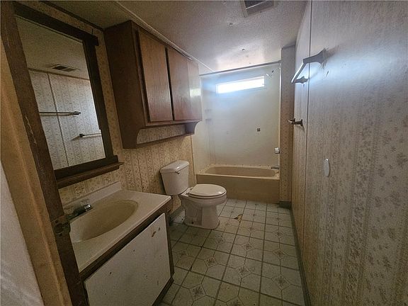 5th image of 3223 E Hearne Avenue