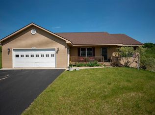 2085 S Country Ln, Suttons Bay, MI 49682