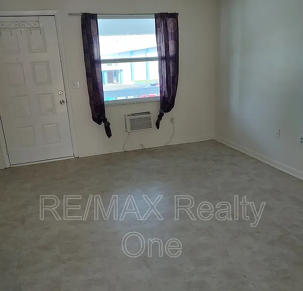 74 S Washington St #5 — Photo 3
