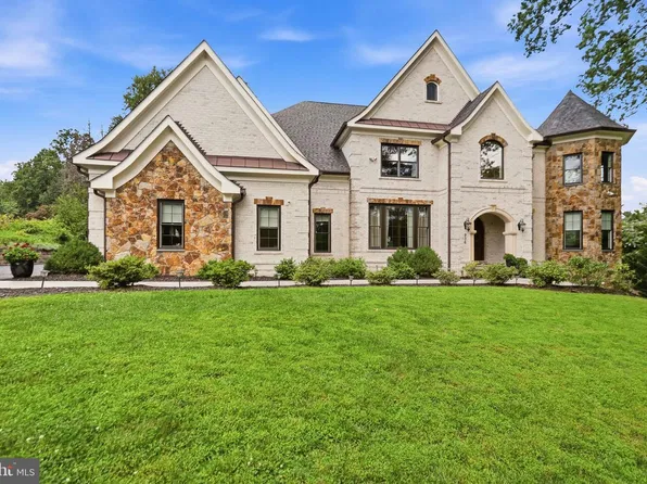 936 Kimberwicke Rd, Mc Lean, VA 22102