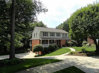 108 Crabtree Dr, Coraopolis, PA 15108
